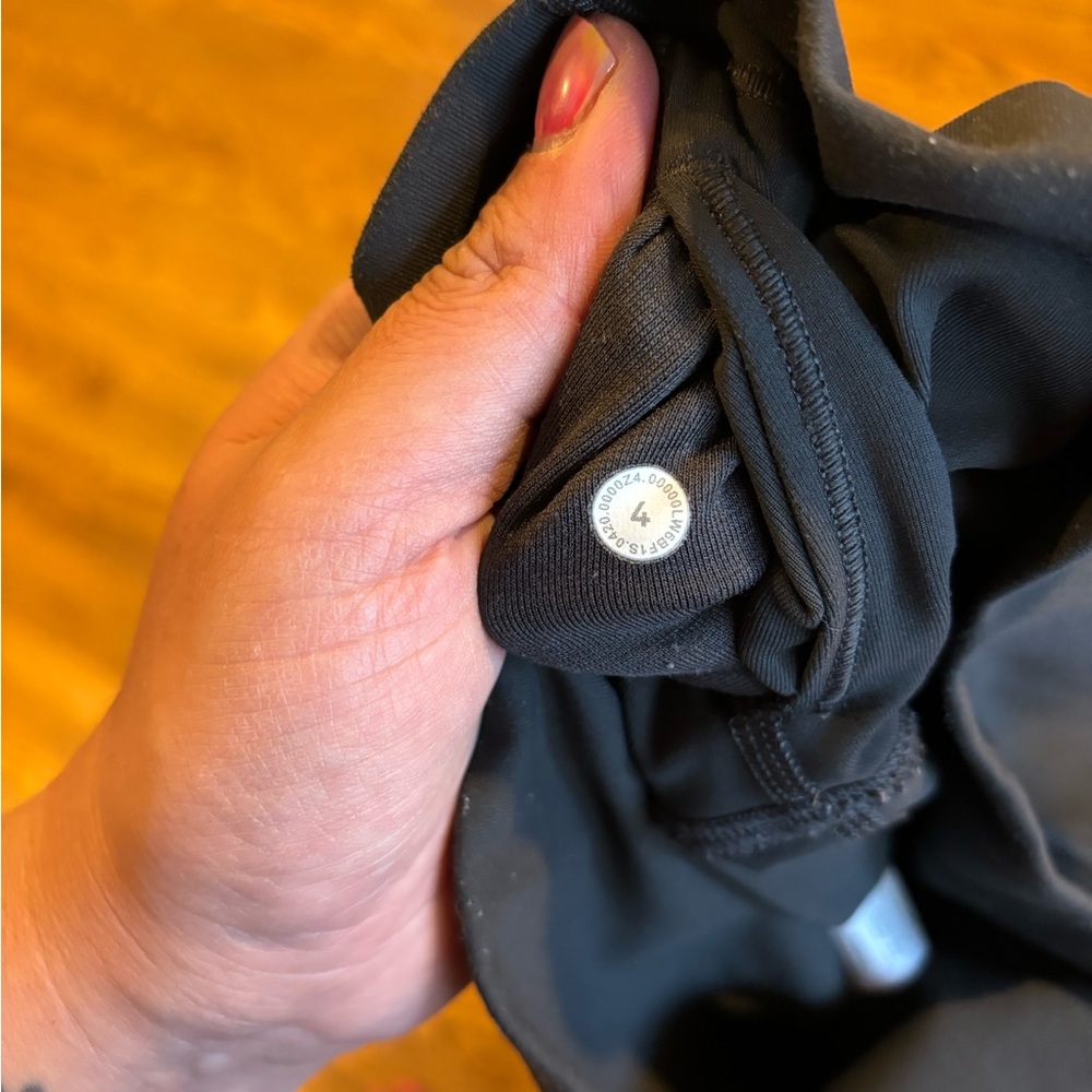 Lululemon grey cropped leggings size 4 - Picture 6 of 7
